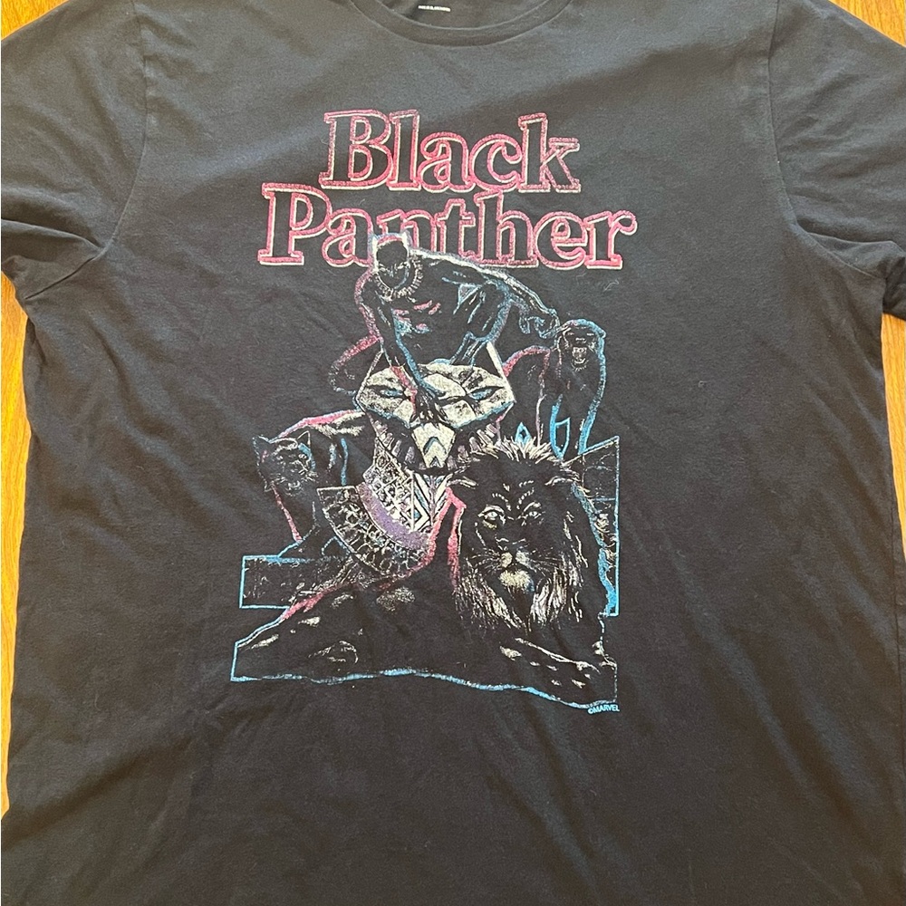 Used men’s black large Old Navy brand Black Panther t shirt.